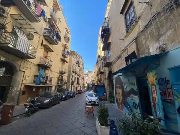 Appartamento in vendita a Napoli