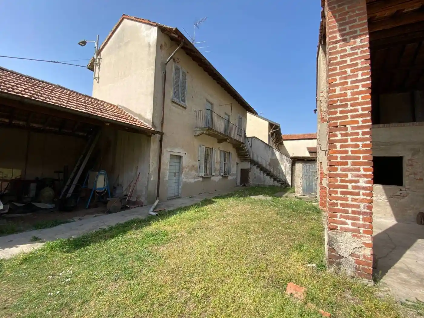 Villa in vendita a Robecco sul Naviglio