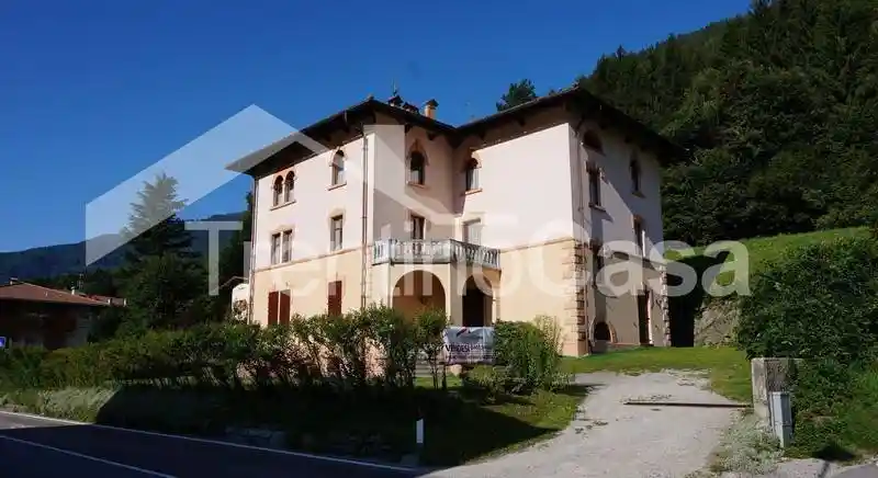 Villa in vendita a Porte di Rendena