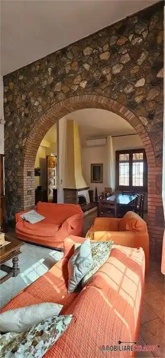 Villa in vendita a Colle di Val d'Elsa