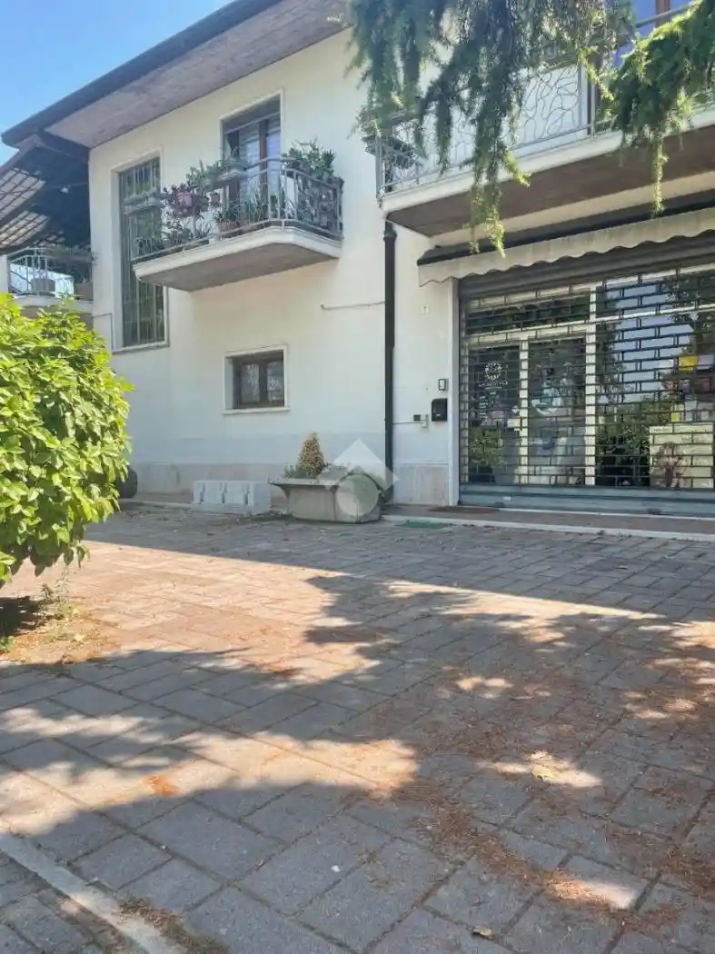 Villa in vendita a Buttapietra