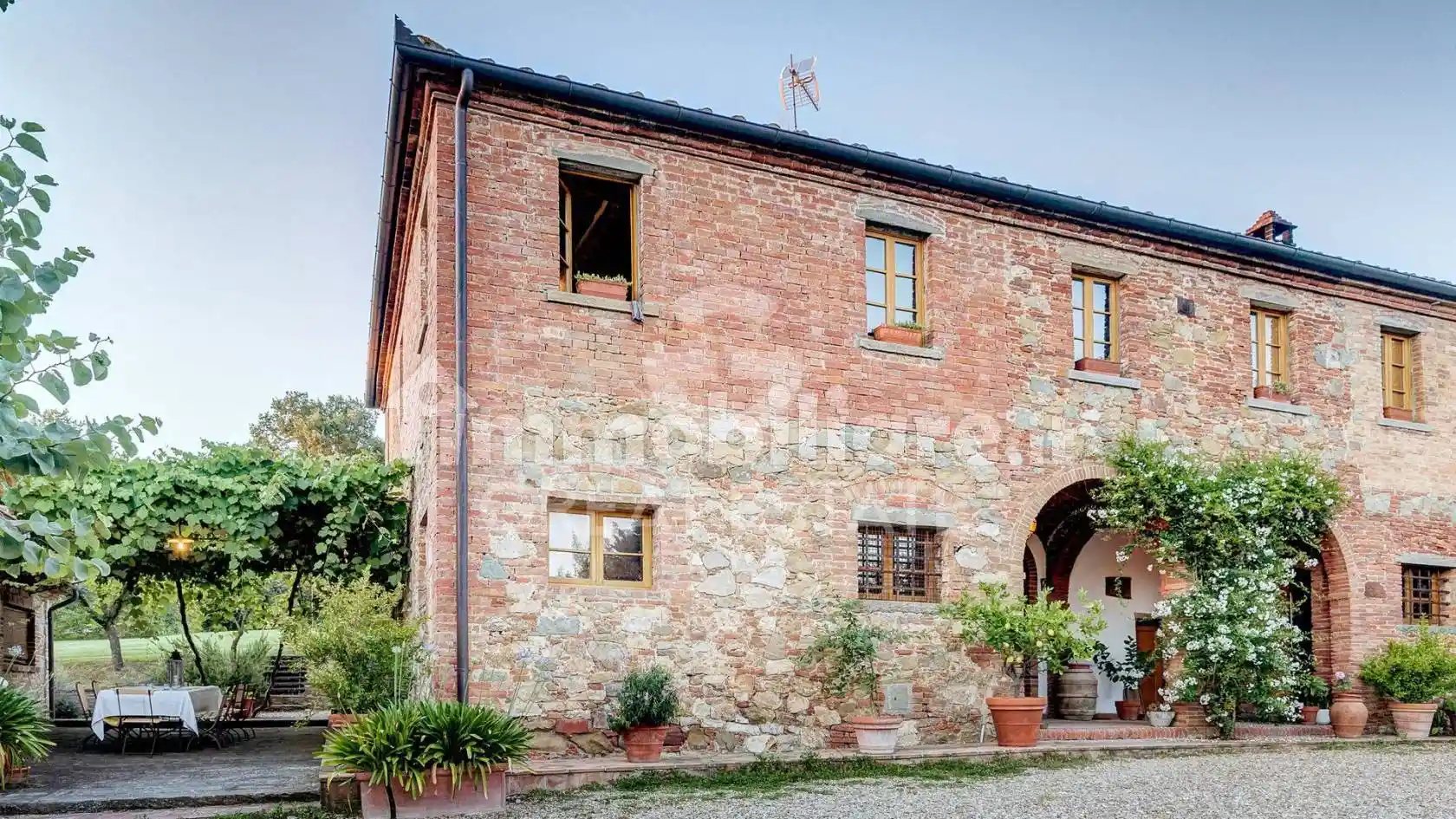 Rustico - Casale in vendita a Foiano della Chiana