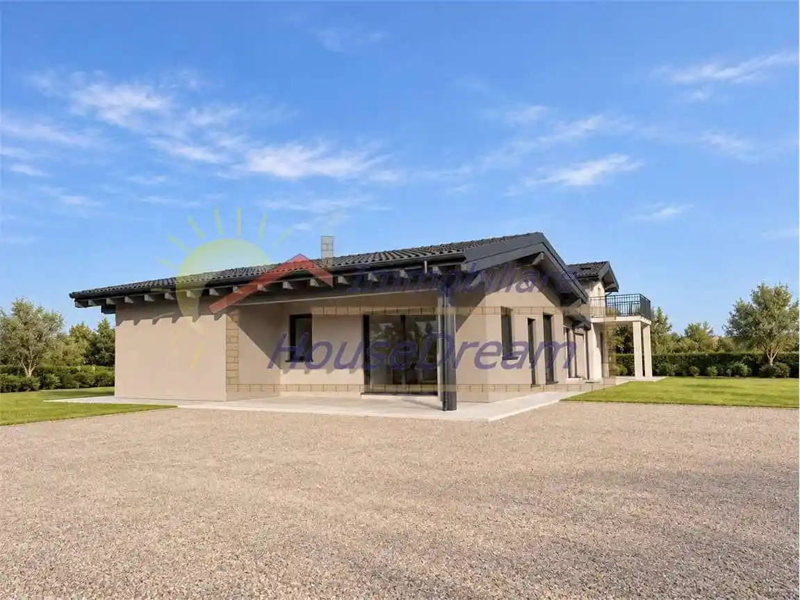 Villa in vendita a Varallo Pombia