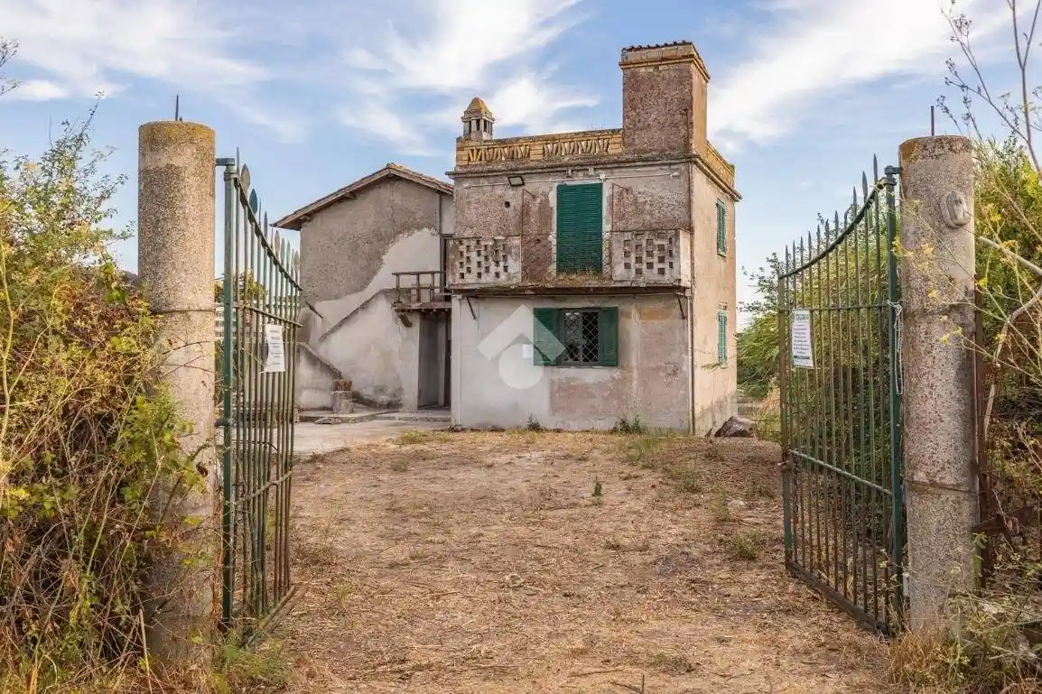Rustico - Casale in vendita a Roma