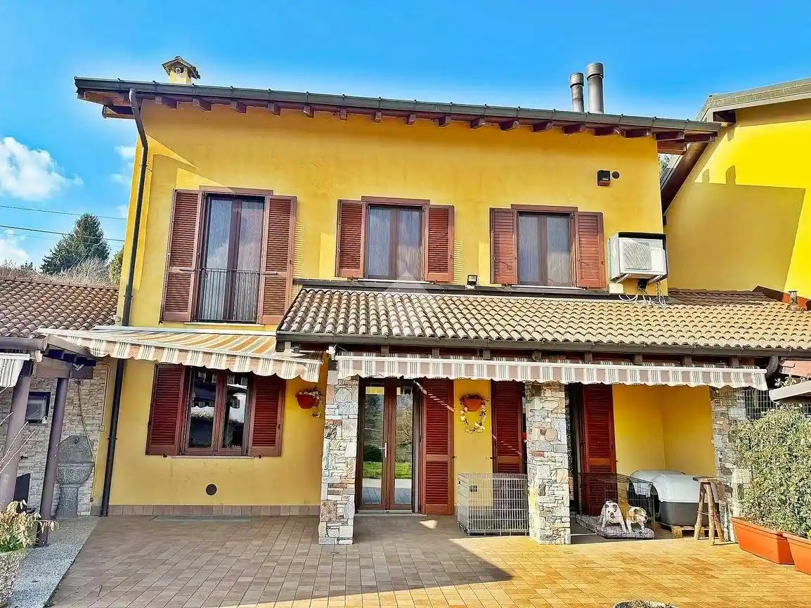 Villa in vendita a Varano Borghi