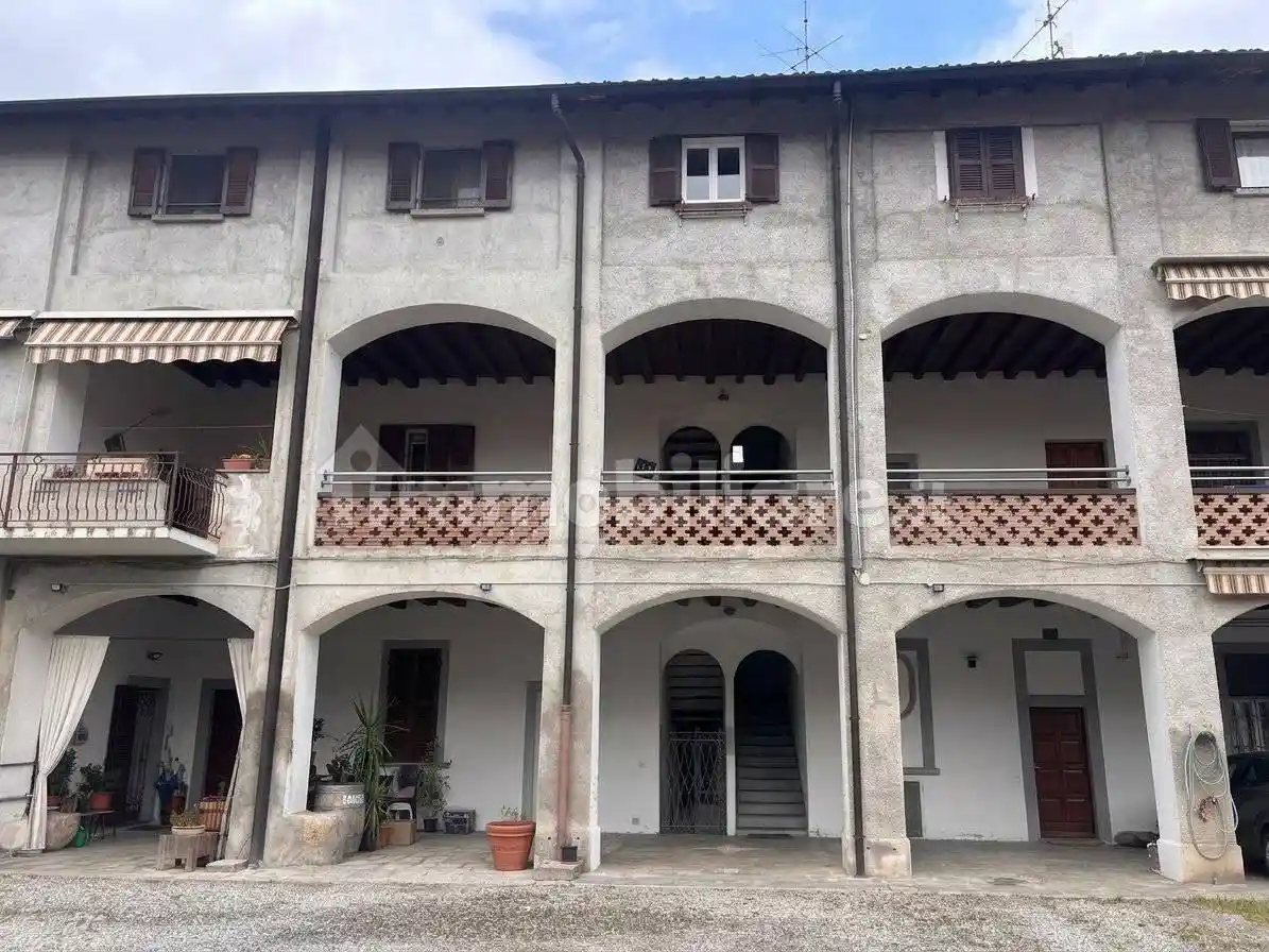 Appartamento in vendita a Montano Lucino