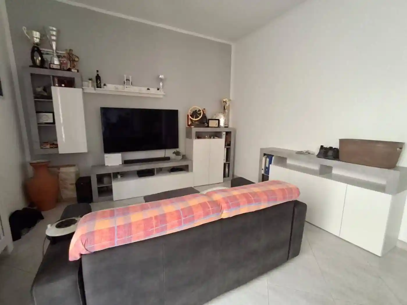 Appartamento in vendita a Capraia e Limite