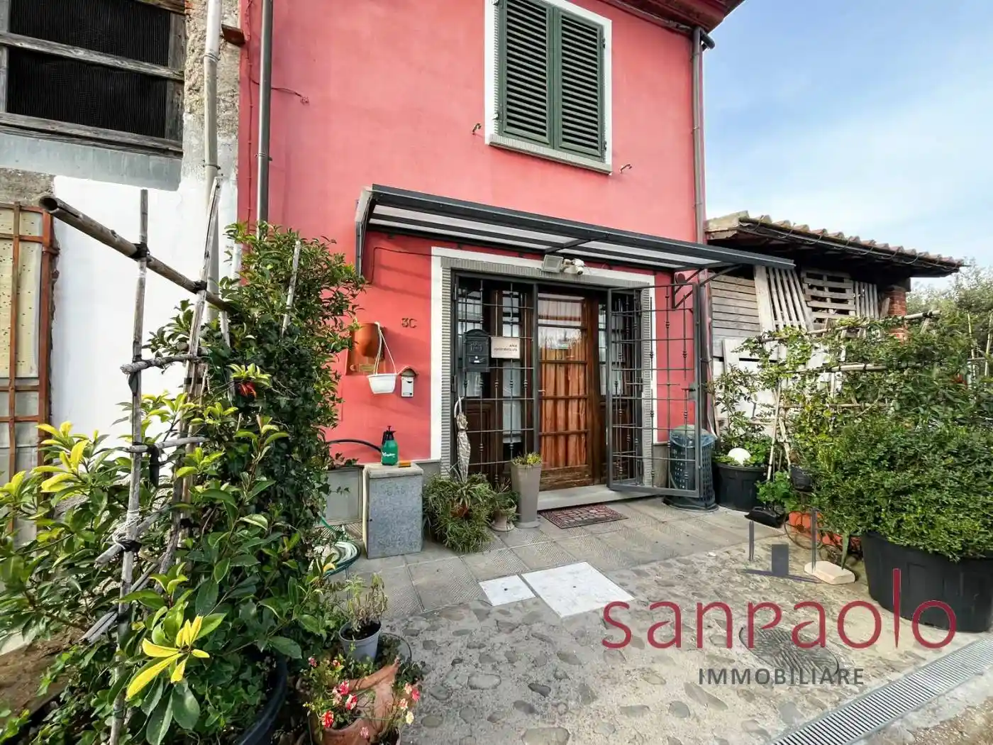 Casa indipendente in vendita a Pistoia