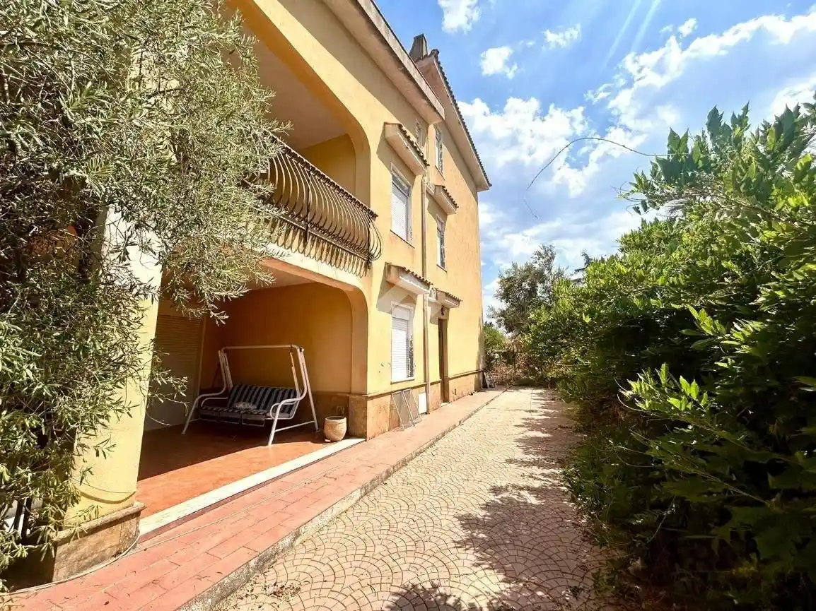 Villa in vendita a Altavilla Milicia