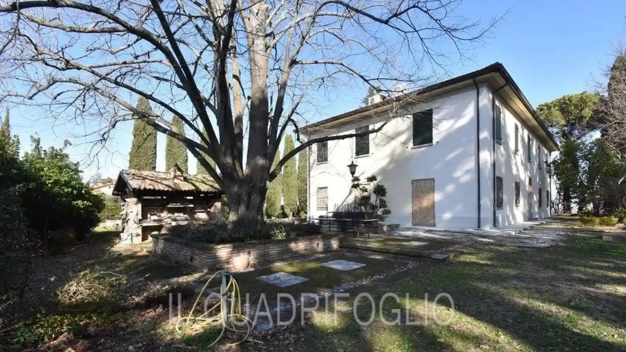 Villa in vendita a Longiano