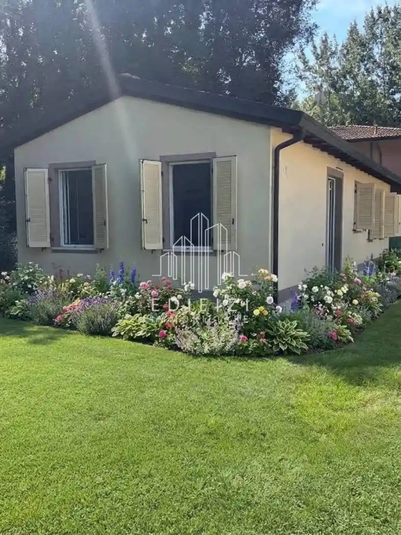 Casa indipendente in vendita a Massa