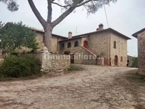 Rustico - Casale in vendita a Sovicille