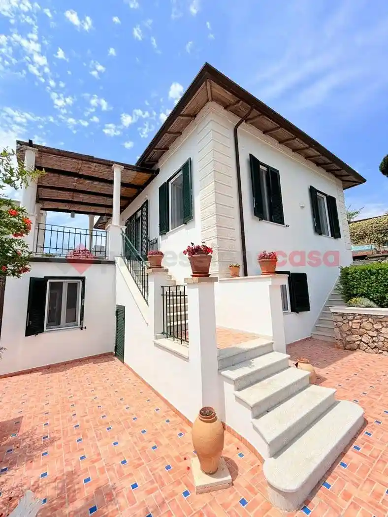 Villa in vendita a Gaeta