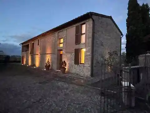 Rustico - Casale in vendita a Siena