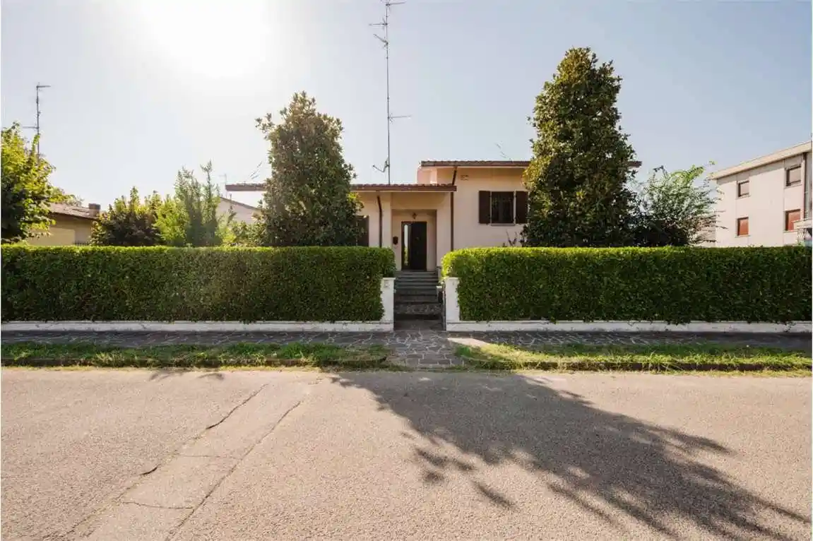 Casa indipendente in vendita a Carpi