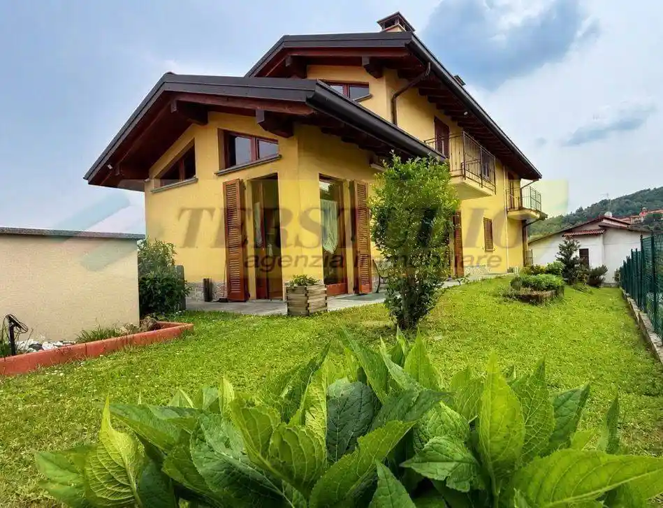 Villa in vendita a Oggiono