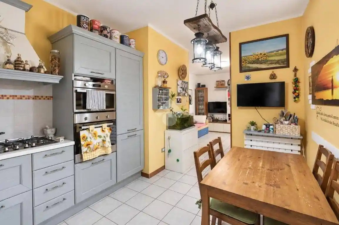Appartamento in vendita a Cascina
