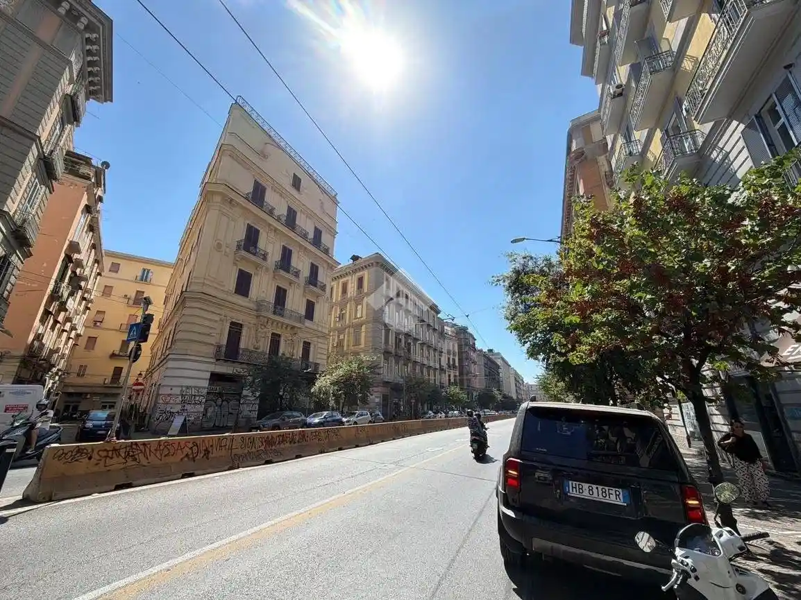 Appartamento in vendita a Napoli