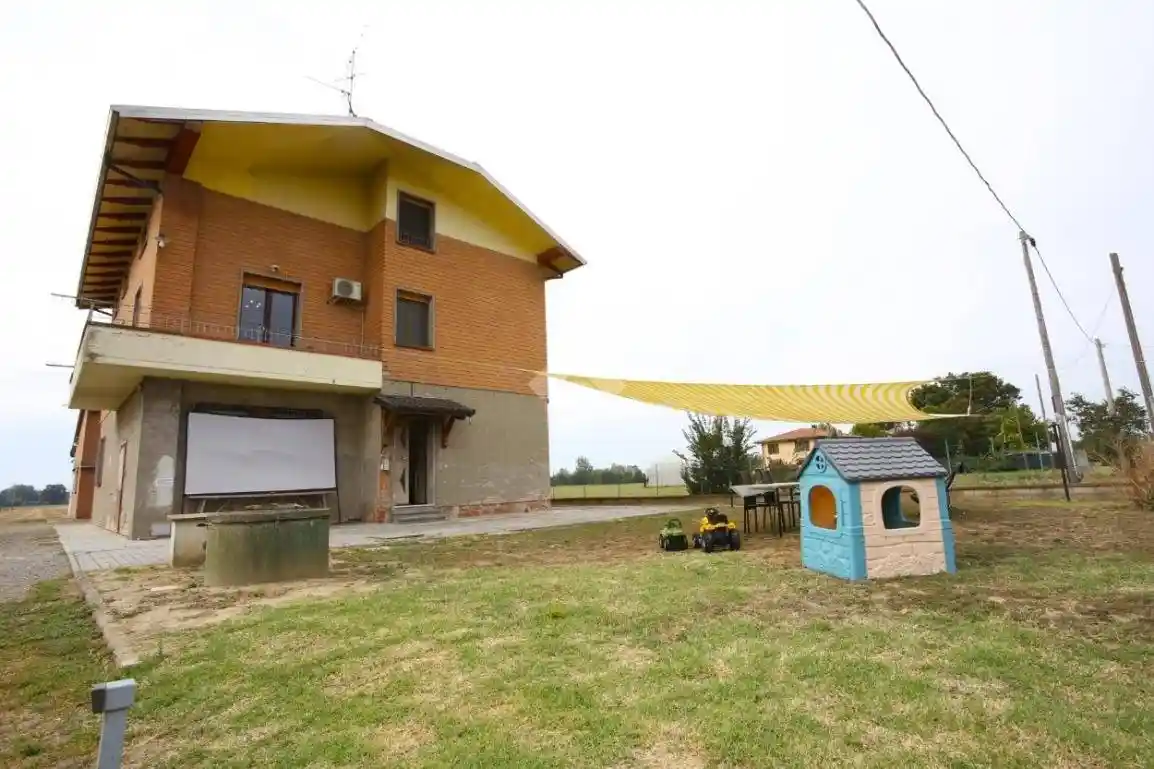 Villa in vendita a Calderara di Reno