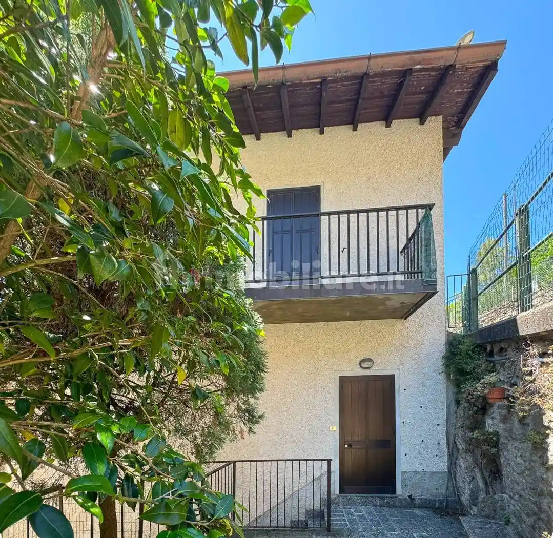 Villa in vendita a Valvarrone