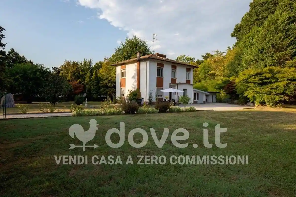 Villa in vendita a Cazzago Brabbia