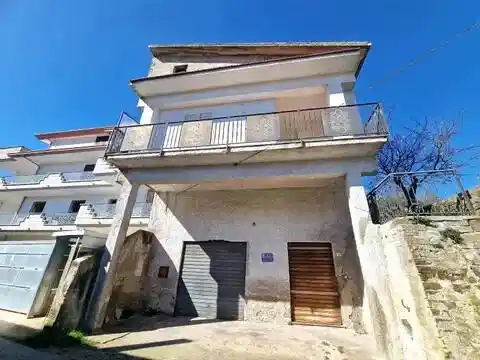 Villa in vendita a Castel Morrone