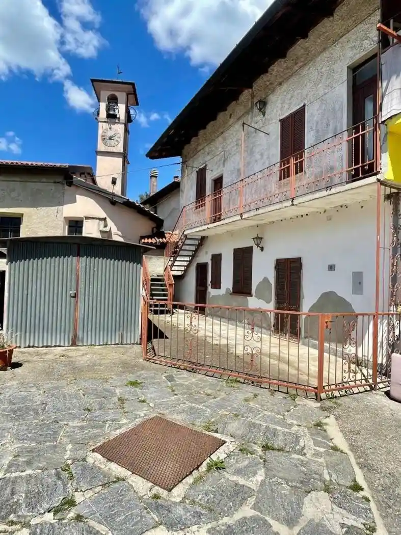 Casa indipendente in vendita a Daverio