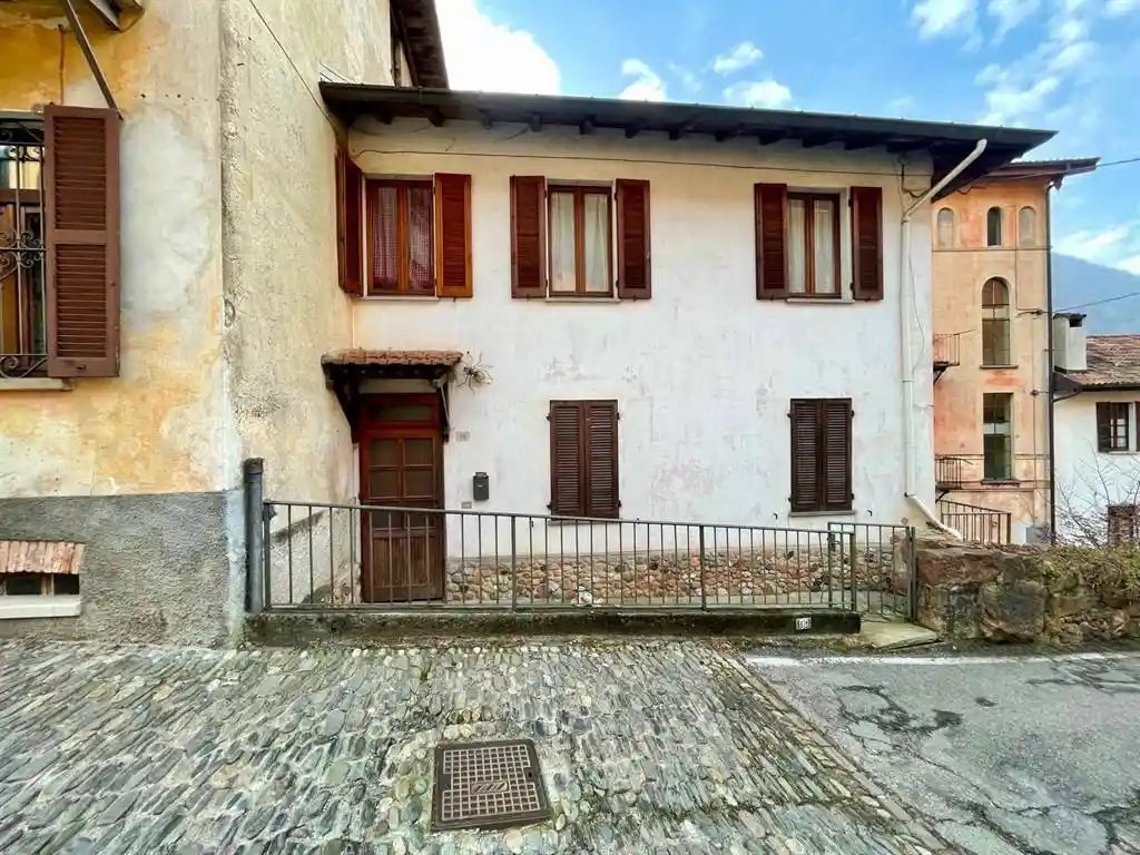Casa indipendente in vendita a Valganna