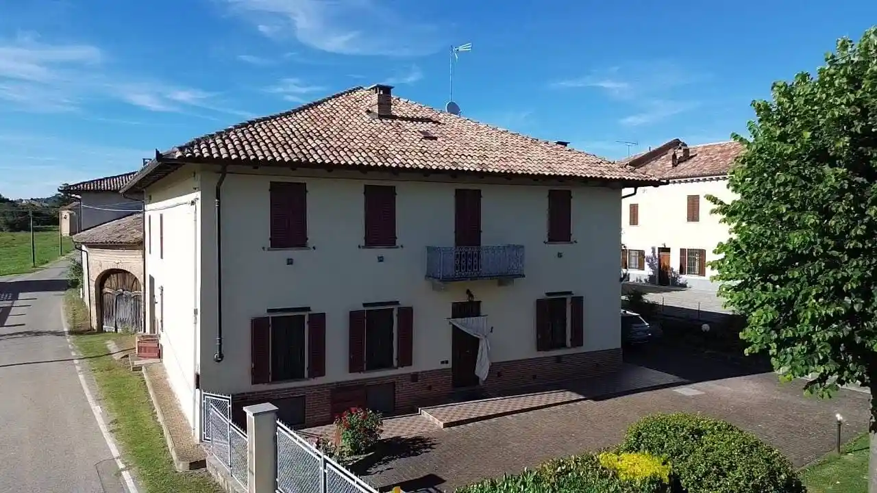 Villa in vendita a Mirabello Monferrato