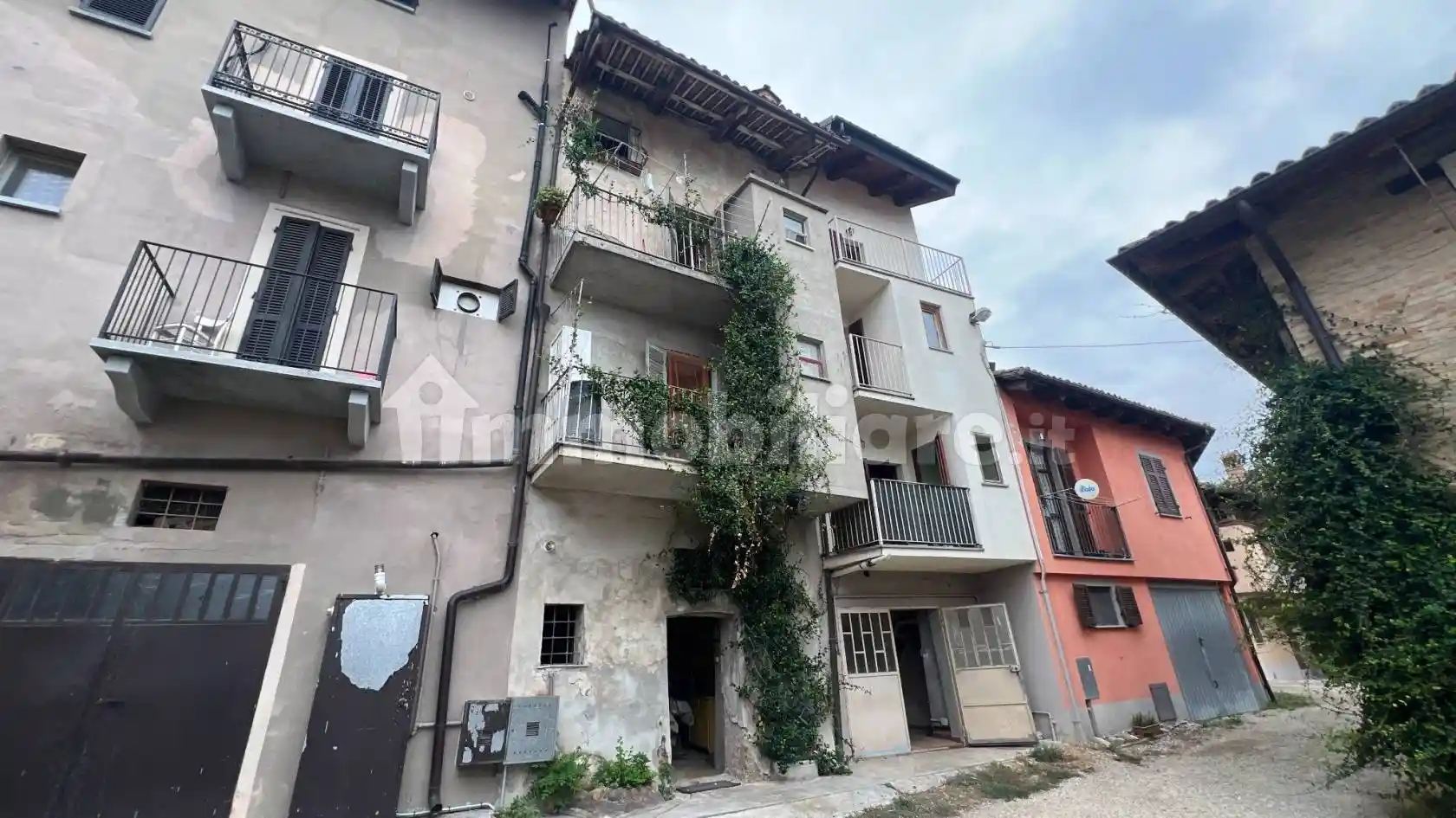 Casa indipendente in vendita a Neive