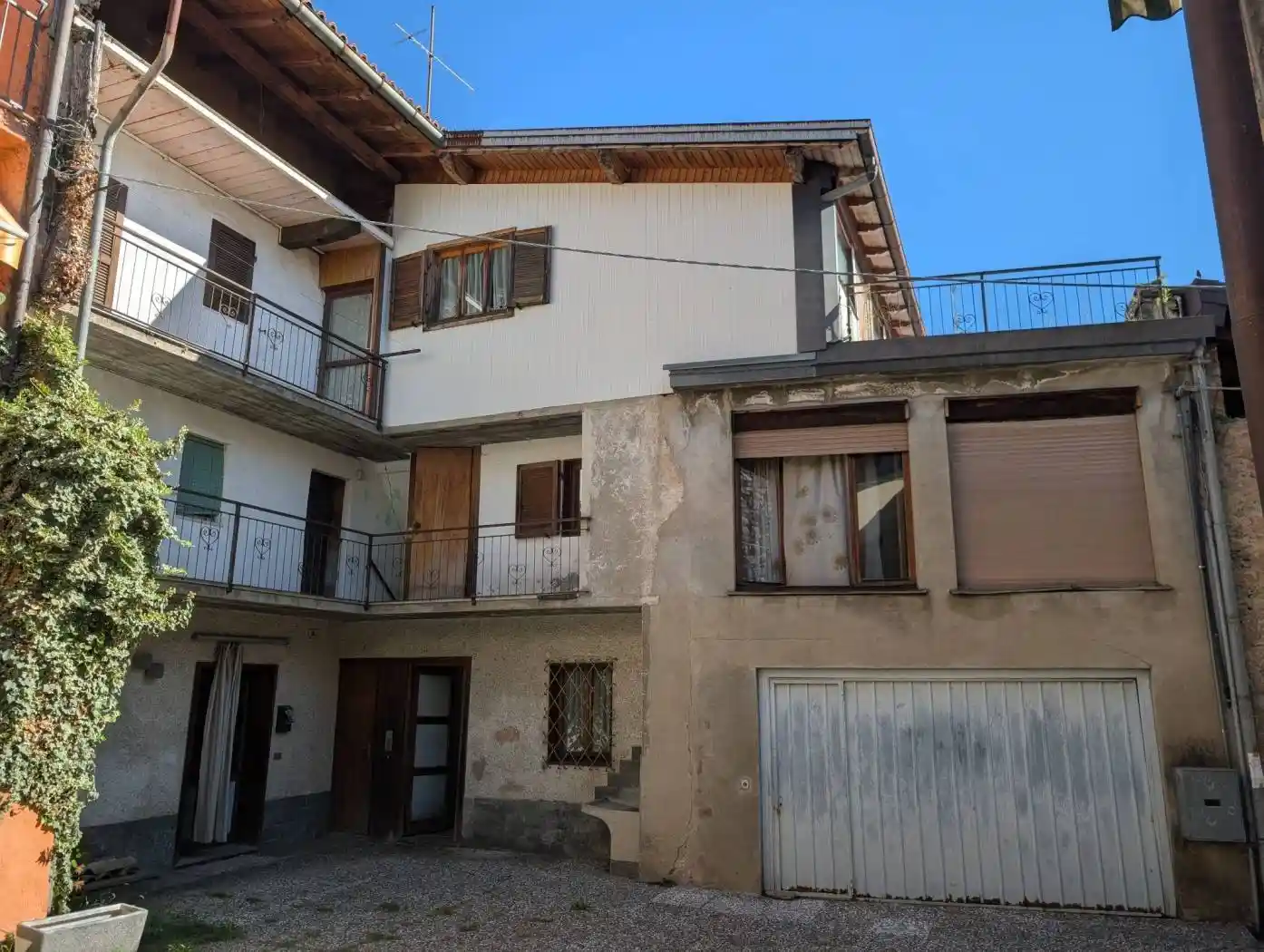 Casa indipendente in vendita a Cuasso al Monte