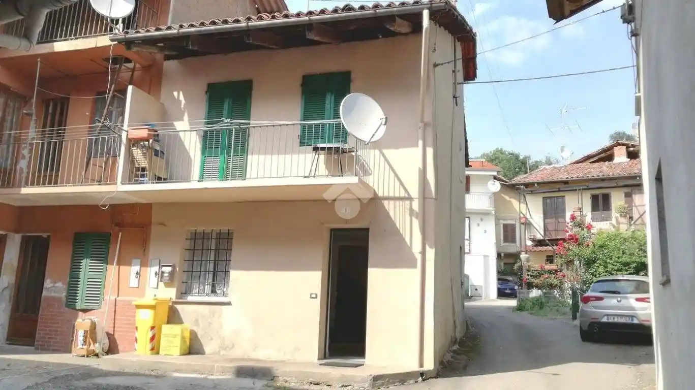 Casa indipendente in affitto a Viverone
