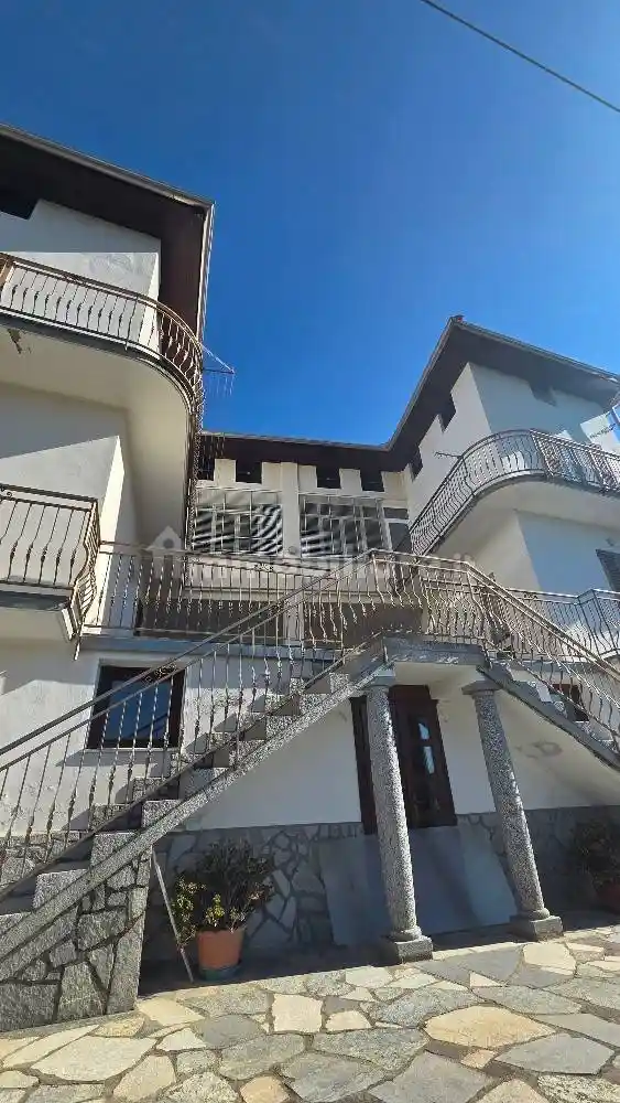 Villa in vendita a Cellio con Breia