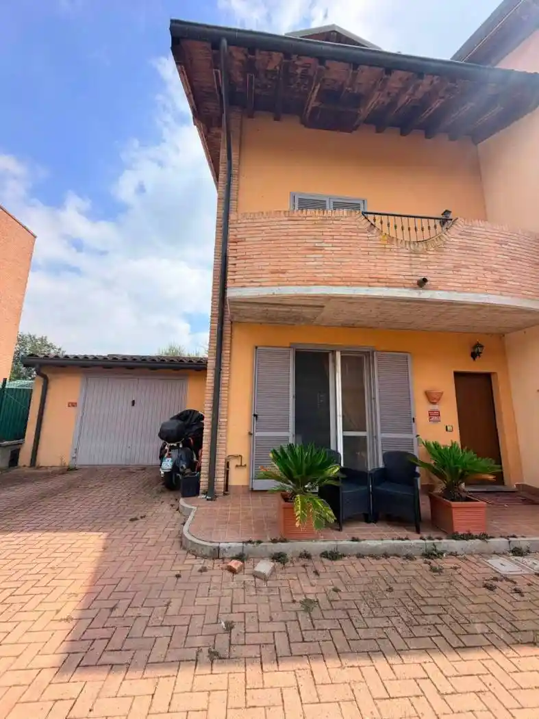 Villa in vendita a Linarolo