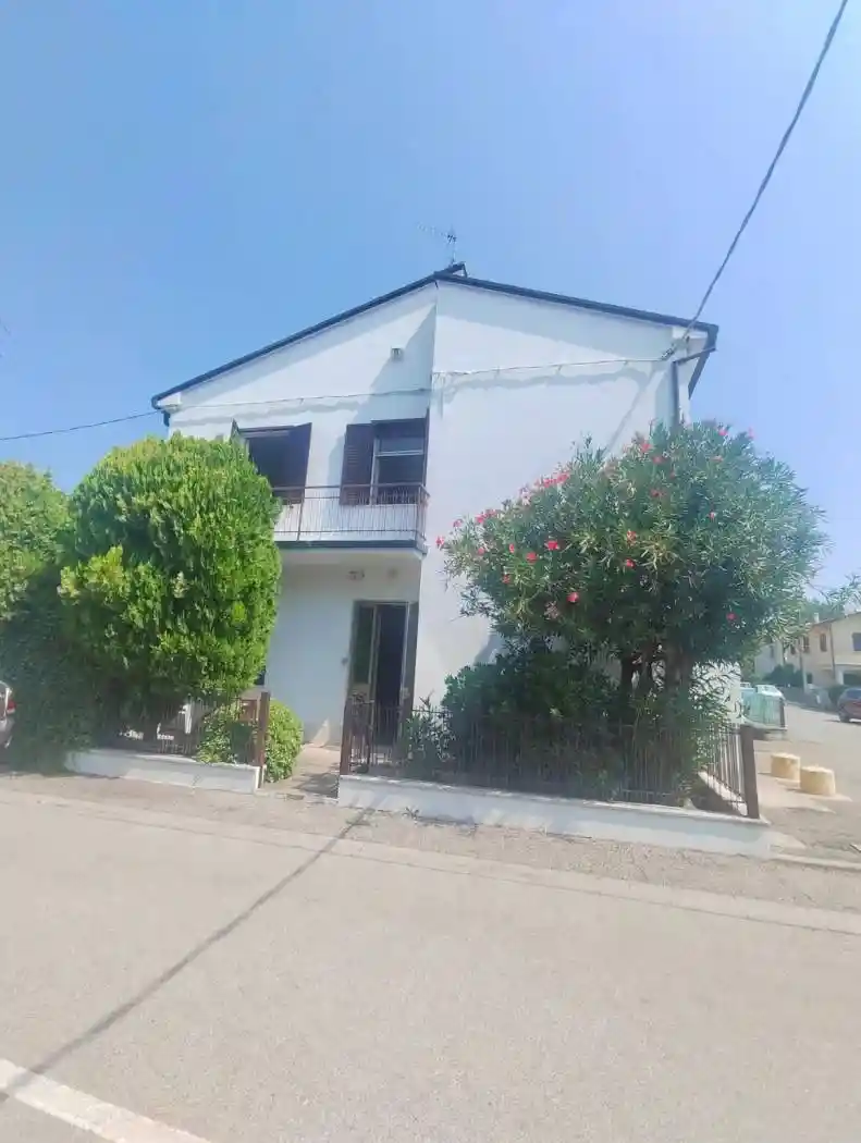 Villa in vendita a Lugo