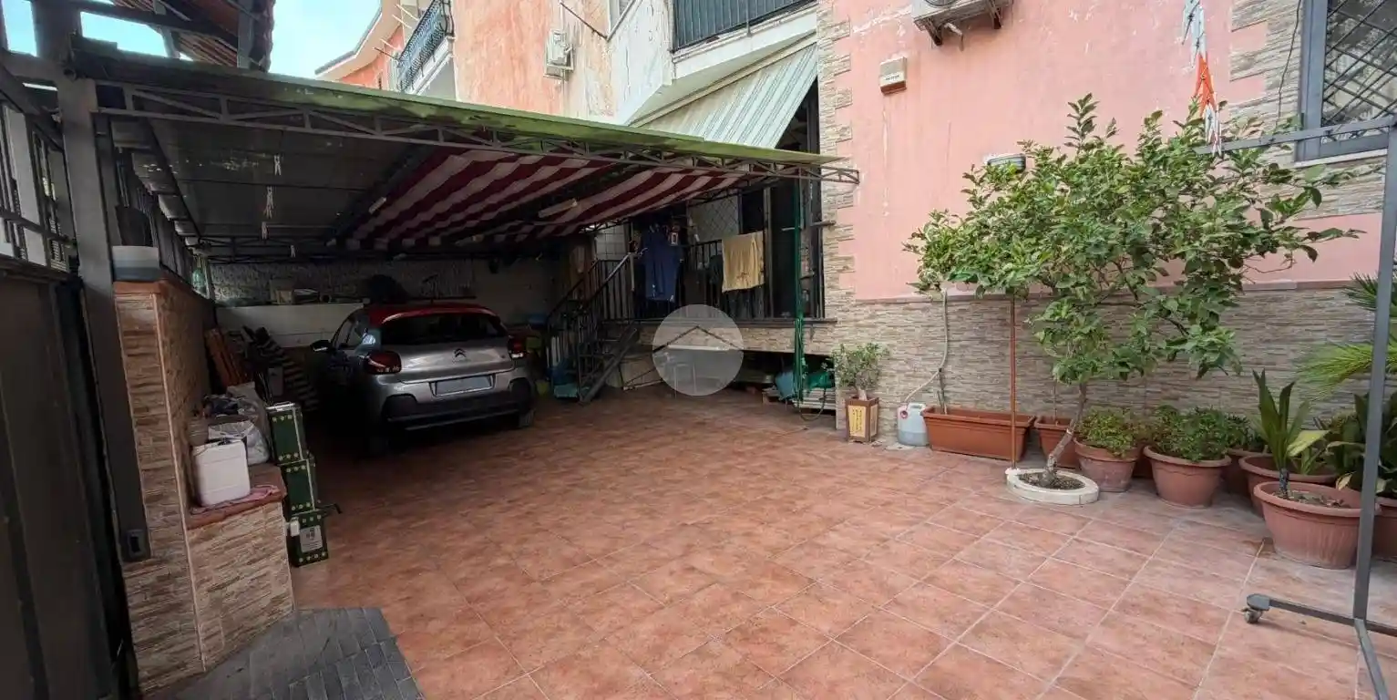Appartamento in vendita a Napoli