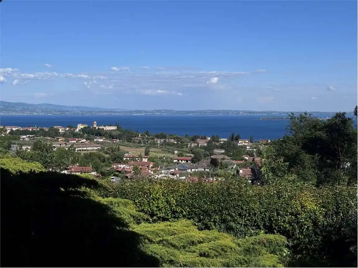 Villa in vendita a Soiano del Lago