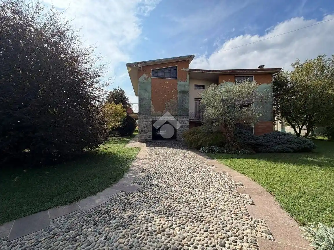Villa in vendita a Osio Sotto