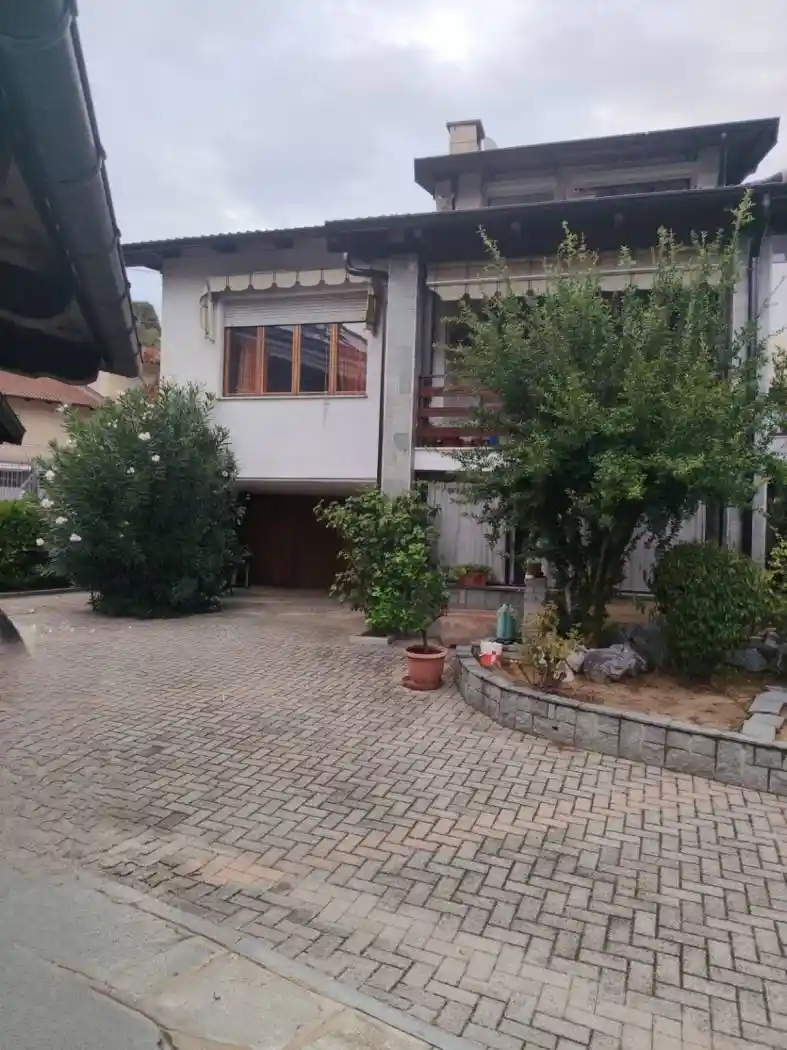 Villa in vendita a Bra