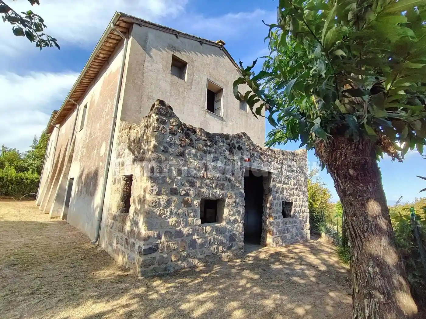 Rustico - Casale in vendita a Caprarola