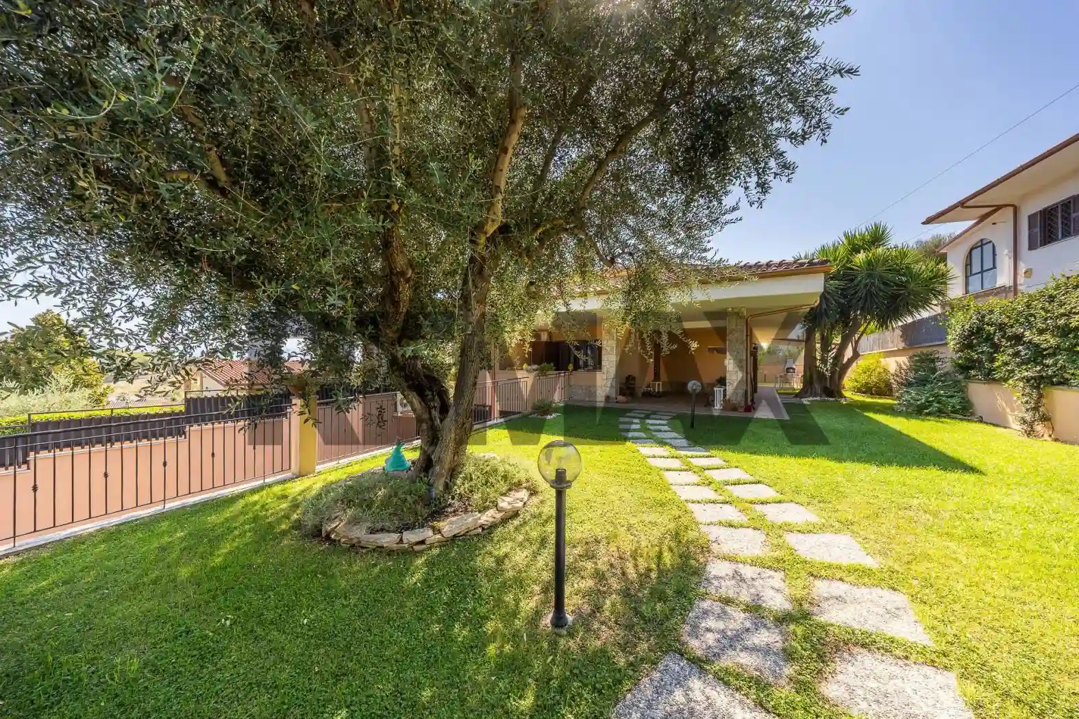 Villa - foto 3