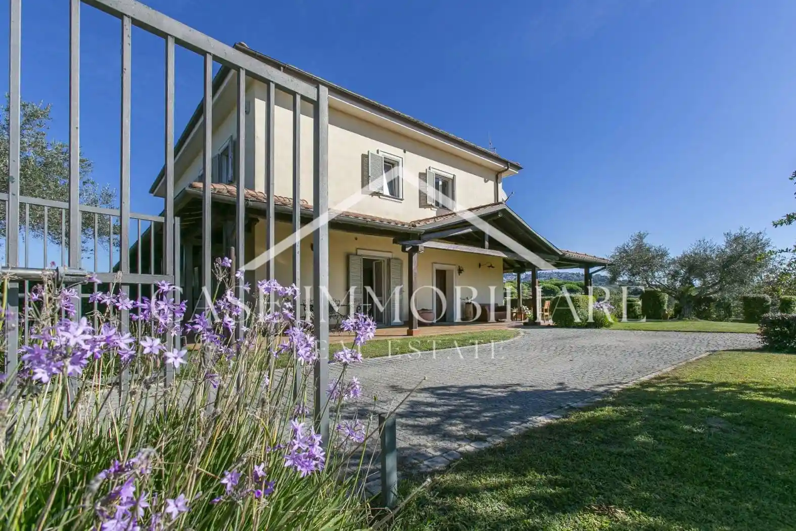 Villa in vendita a Lanuvio