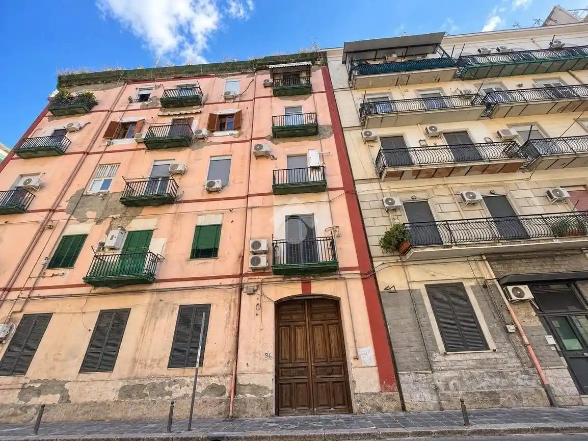Appartamento in vendita a Napoli