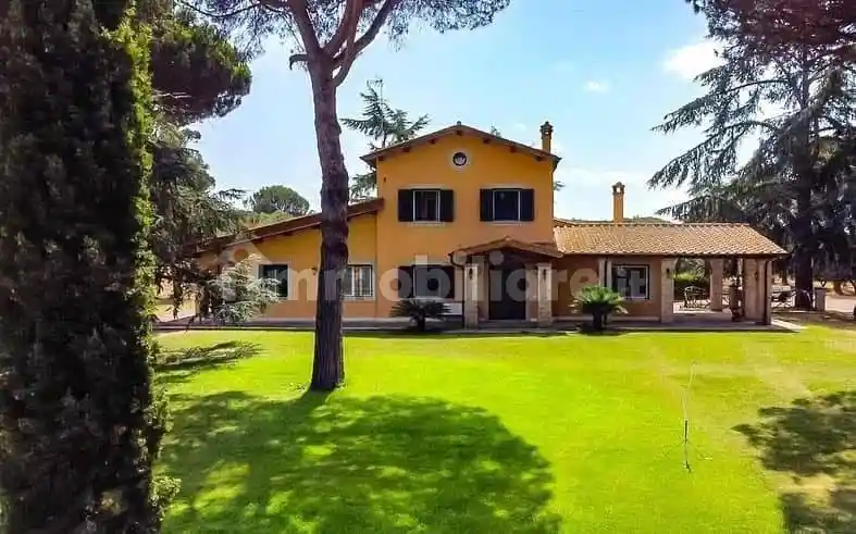 Villa in vendita a Roma