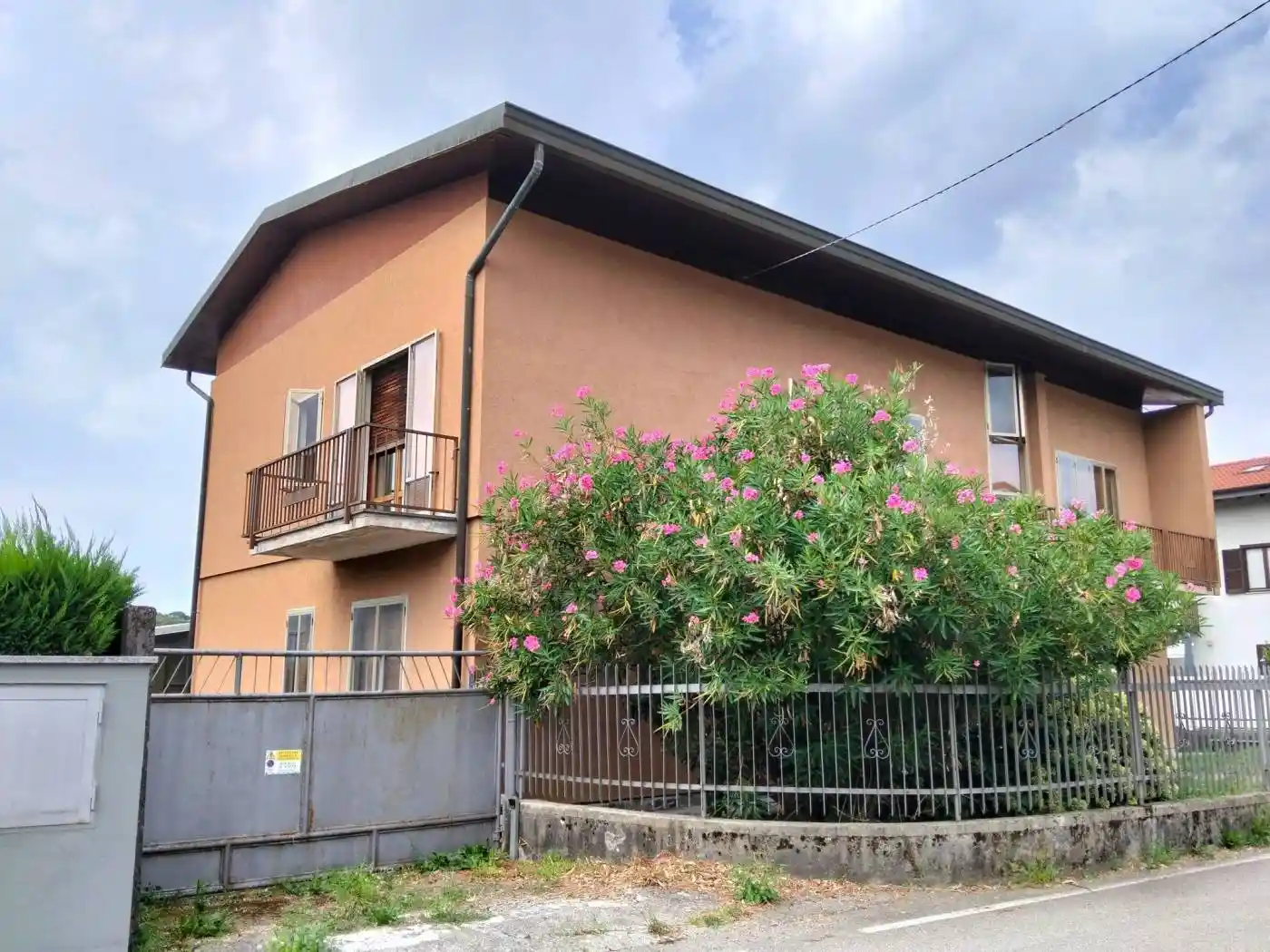 Villa in vendita a Cocquio-Trevisago