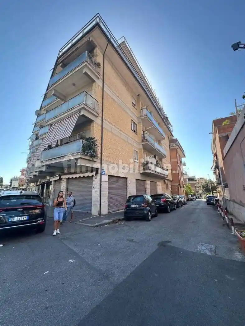 Appartamento in vendita a Roma