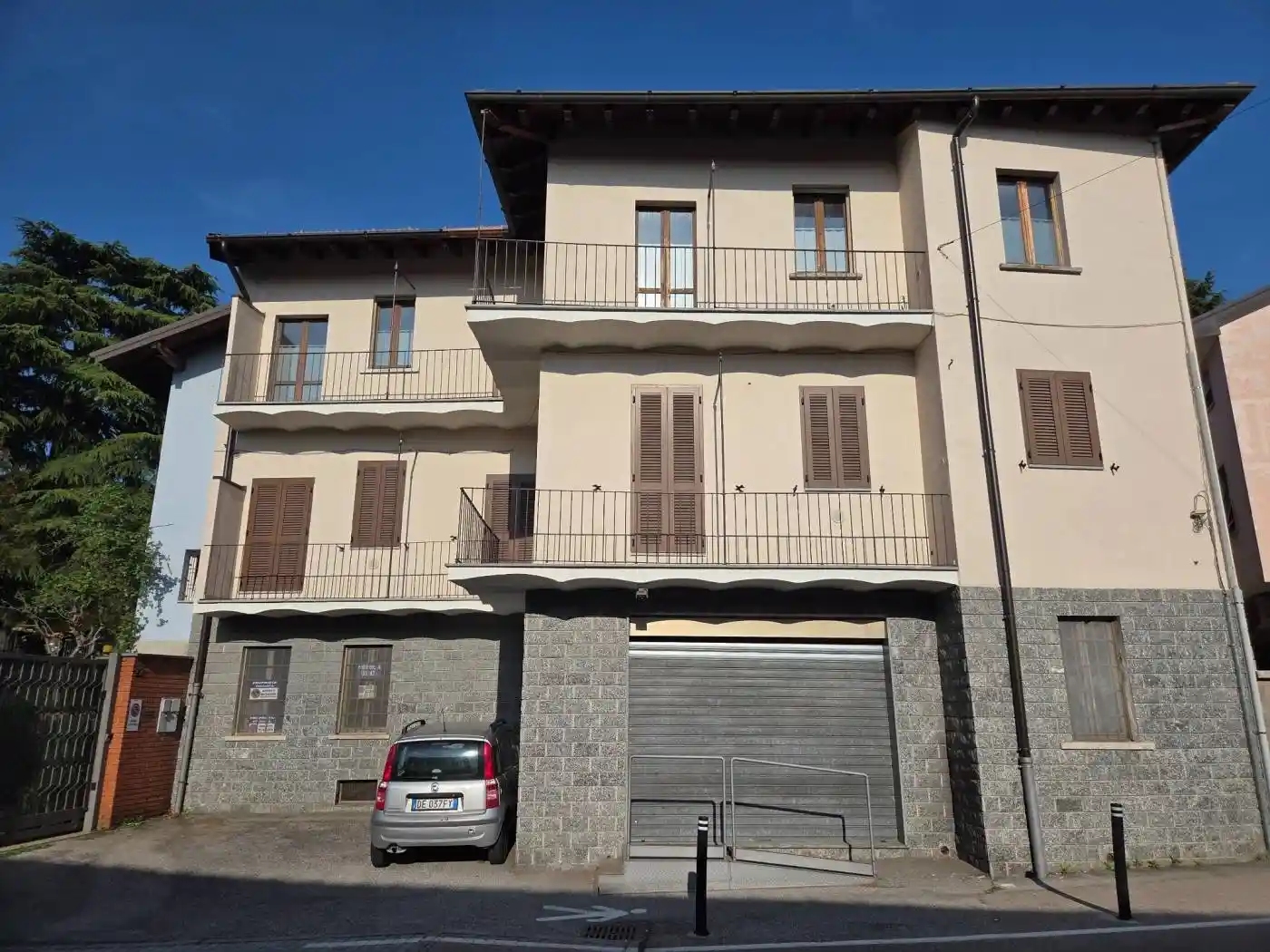Appartamento in vendita a Caronno Varesino