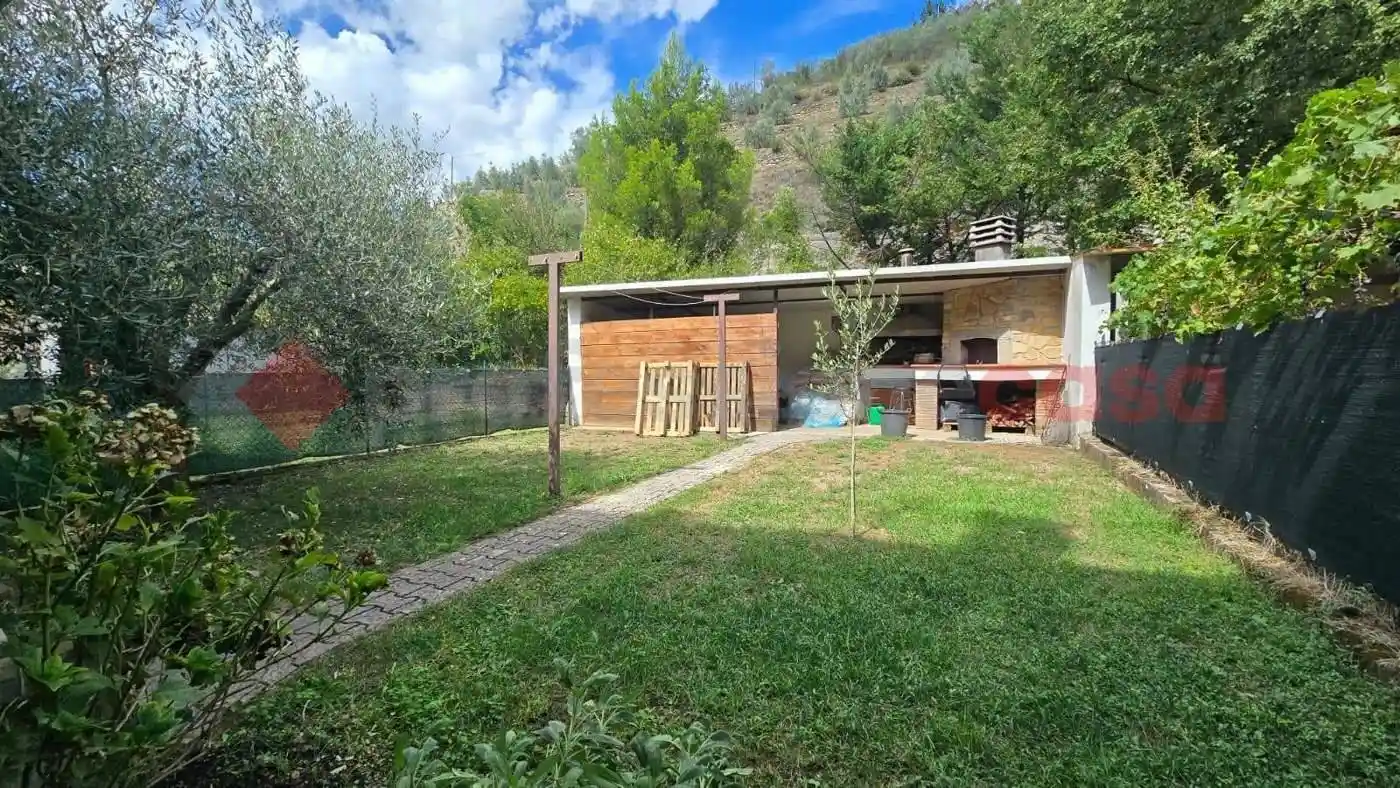 Villa in vendita a Capolona