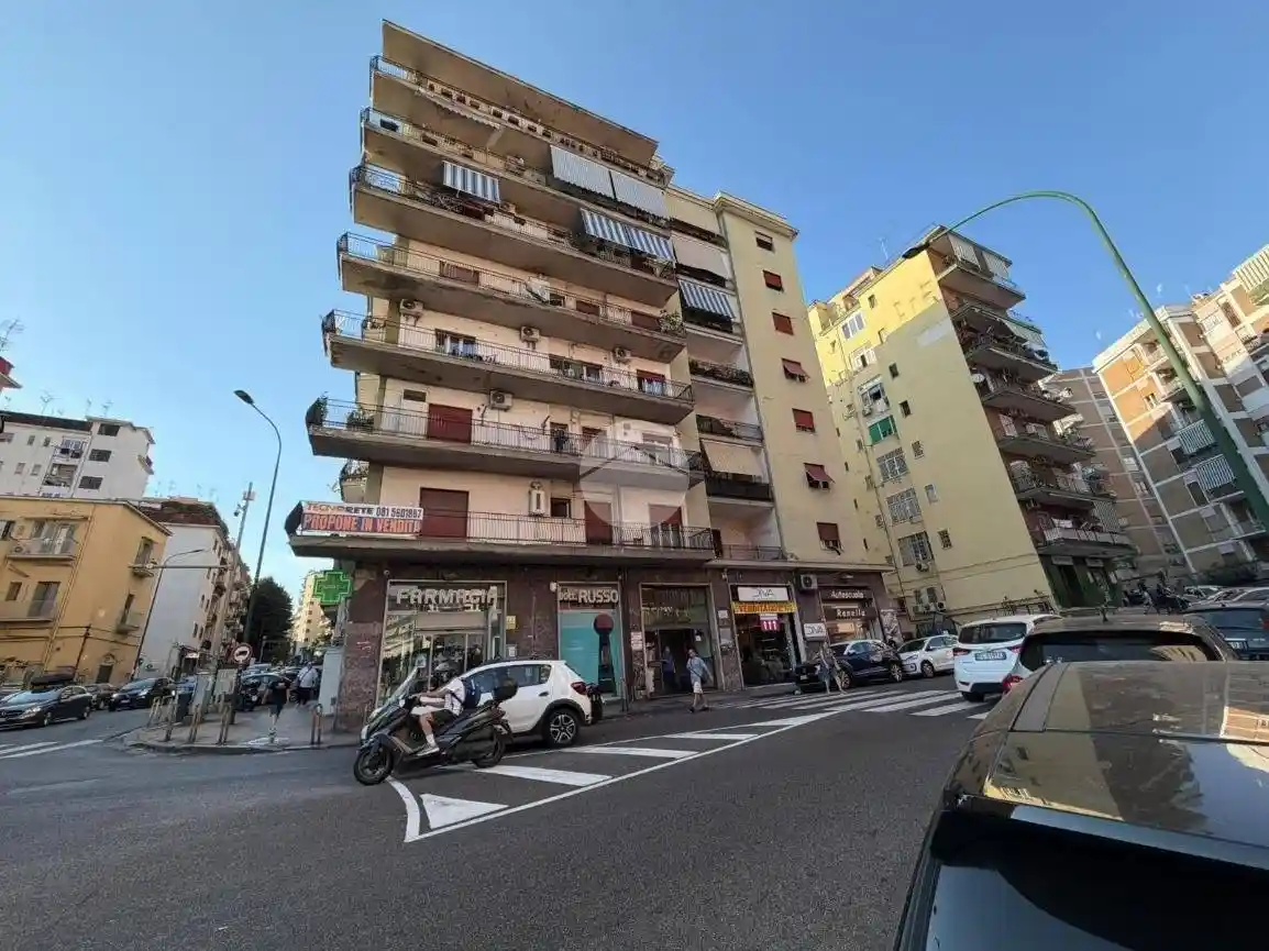 Appartamento in vendita a Napoli