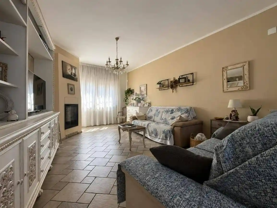 Casa indipendente in vendita a Bollengo